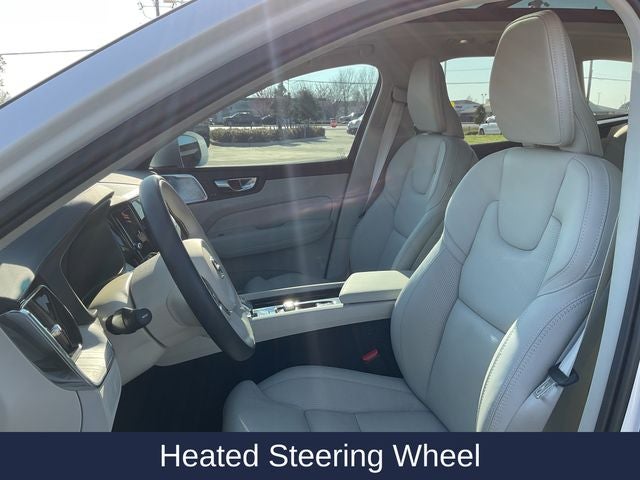 2023 Volvo XC60 B5 Ultimate Bright Theme