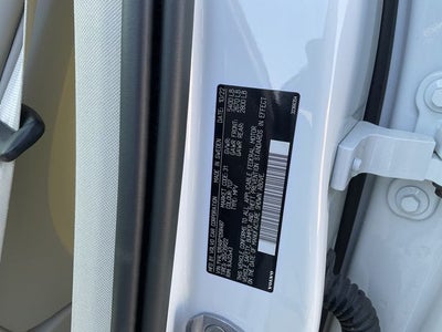 2023 Volvo XC60 B5 Ultimate Bright Theme