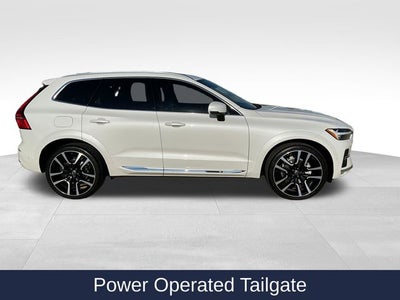 2023 Volvo XC60 B5 Ultimate Bright Theme