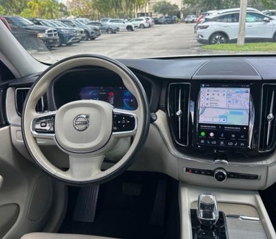 2023 Volvo XC60 B5 Ultimate Bright Theme