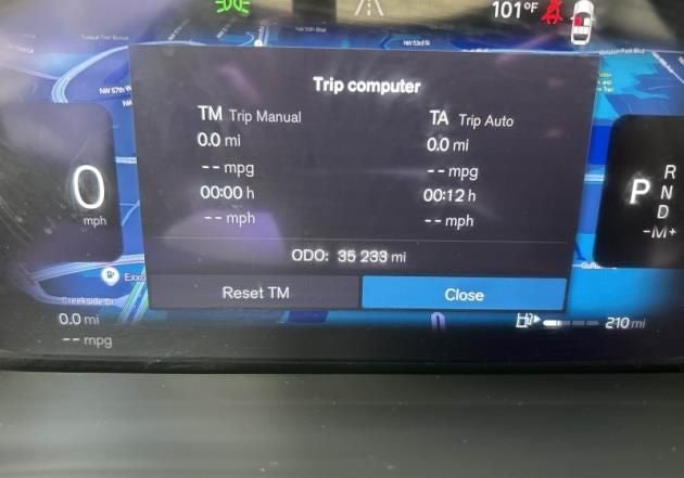 2023 Volvo XC60 B5 Ultimate Bright Theme