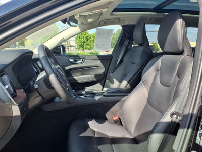 2024 Volvo XC60 B5 Plus Dark Theme