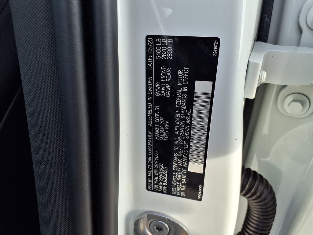 2024 Volvo XC60 B5 Plus Dark Theme