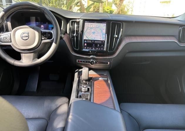 2023 Volvo XC60 B5 Plus Dark Theme