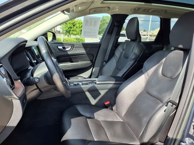 2023 Volvo XC60 B5 Plus Dark Theme
