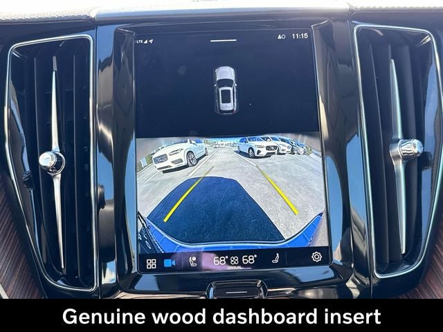 2023 Volvo XC60 B5 Ultimate Dark Theme