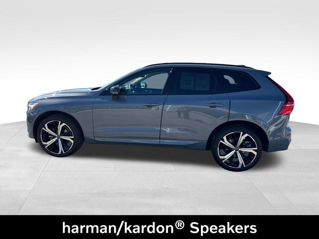 2023 Volvo XC60 B5 Ultimate Dark Theme