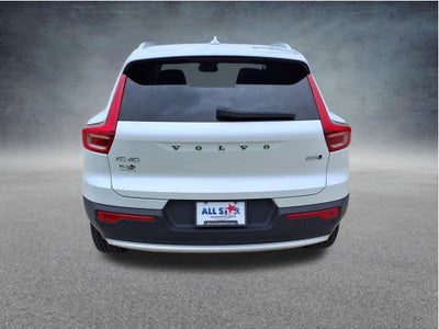 2023 Volvo XC40 B5 Plus Bright Theme