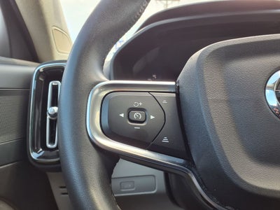 2023 Volvo XC40 B5 Plus Bright Theme
