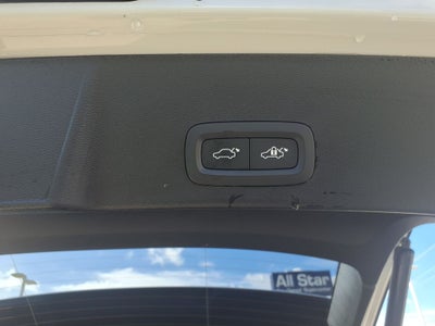 2023 Volvo XC40 B5 Plus Bright Theme