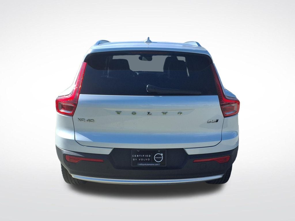2023 Volvo XC40 B5 Plus Bright Theme