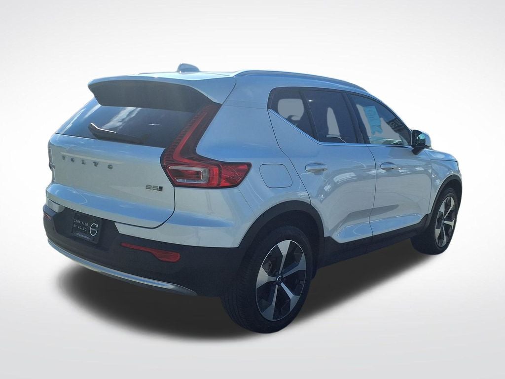 2023 Volvo XC40 B5 Plus Bright Theme