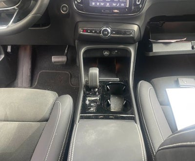 2023 Volvo XC40 B5 Plus Dark Theme