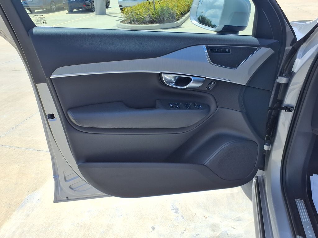 2025 Volvo XC90 B5 Core