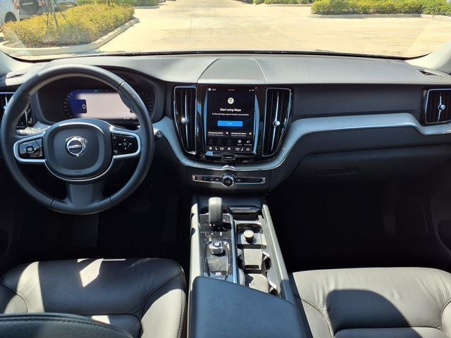 2025 Volvo XC60 B5 Plus