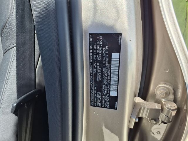 2025 Volvo XC60 B5 Plus