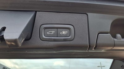 2025 Volvo XC60 B5 Core