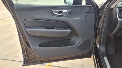 2025 Volvo XC60 B5 Core