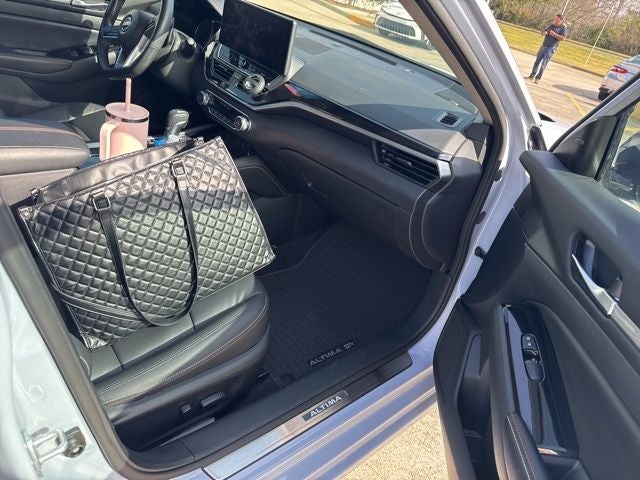2024 Nissan Altima 2.0 SR