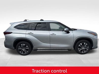 2025 Toyota Highlander XLE