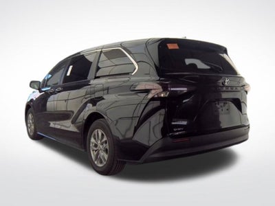 2025 Toyota Sienna LE 8 Passenger