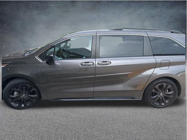 2022 Toyota Sienna XSE 7 Passenger