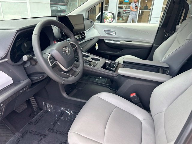 2026 Toyota Sienna XLE 8 Passenger