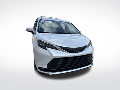 2026 Toyota Sienna XLE 8 Passenger