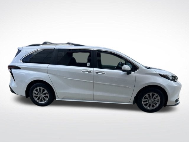 2026 Toyota Sienna XLE 8 Passenger