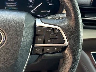 2024 Toyota Sienna XLE 8 Passenger