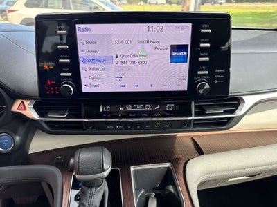 2024 Toyota Sienna XLE 8 Passenger