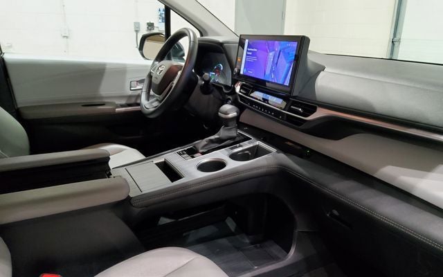 2024 Toyota Sienna XLE 8 Passenger