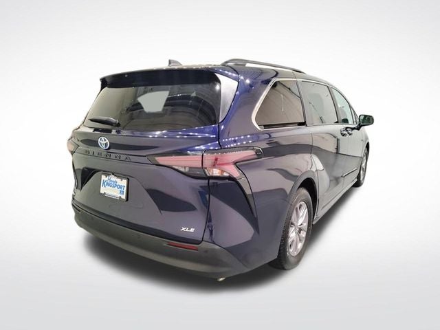 2024 Toyota Sienna XLE 8 Passenger