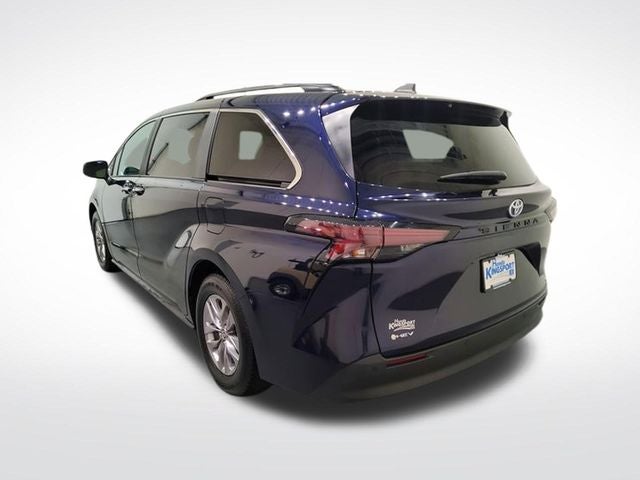 2024 Toyota Sienna XLE 8 Passenger