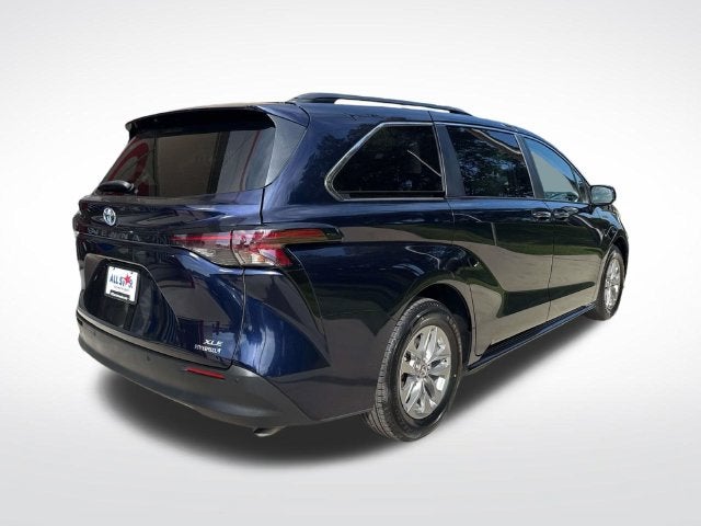 2024 Toyota Sienna XLE 8 Passenger