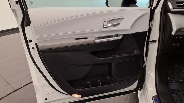 2025 Toyota Sienna XLE 8 Passenger