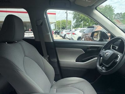 2022 Toyota Highlander LE