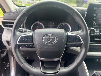 2022 Toyota Highlander LE