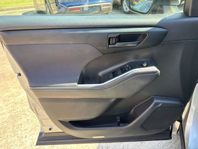 2021 Toyota Highlander LE