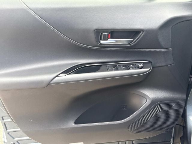 2022 Toyota Venza LE