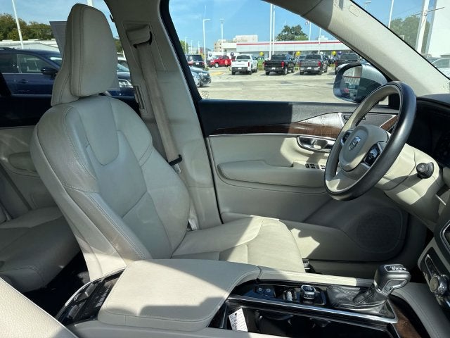 2019 Volvo XC90 T6 Momentum
