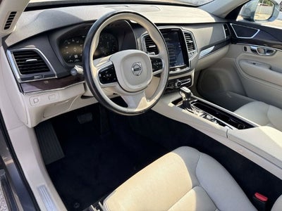 2019 Volvo XC90 T6 Momentum