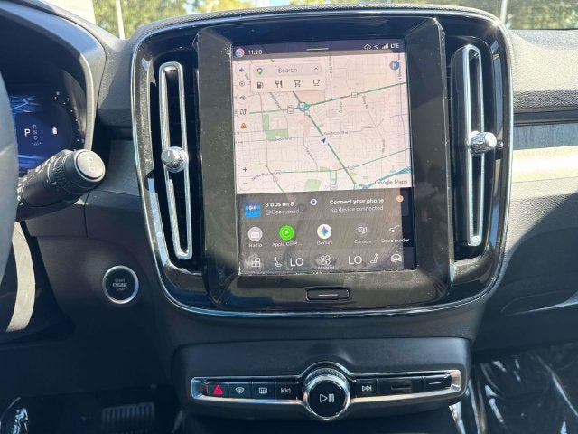 2024 Volvo XC40 B5 Plus Bright Theme